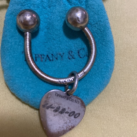 Tiffany & Co. Sterling Silver 'RETURN TO TIFFANY' Heart Tag Horseshoe Keyring - Picture 5 of 5